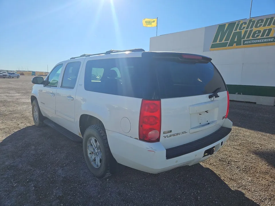GMC Yukon Xl 2012 photo 3