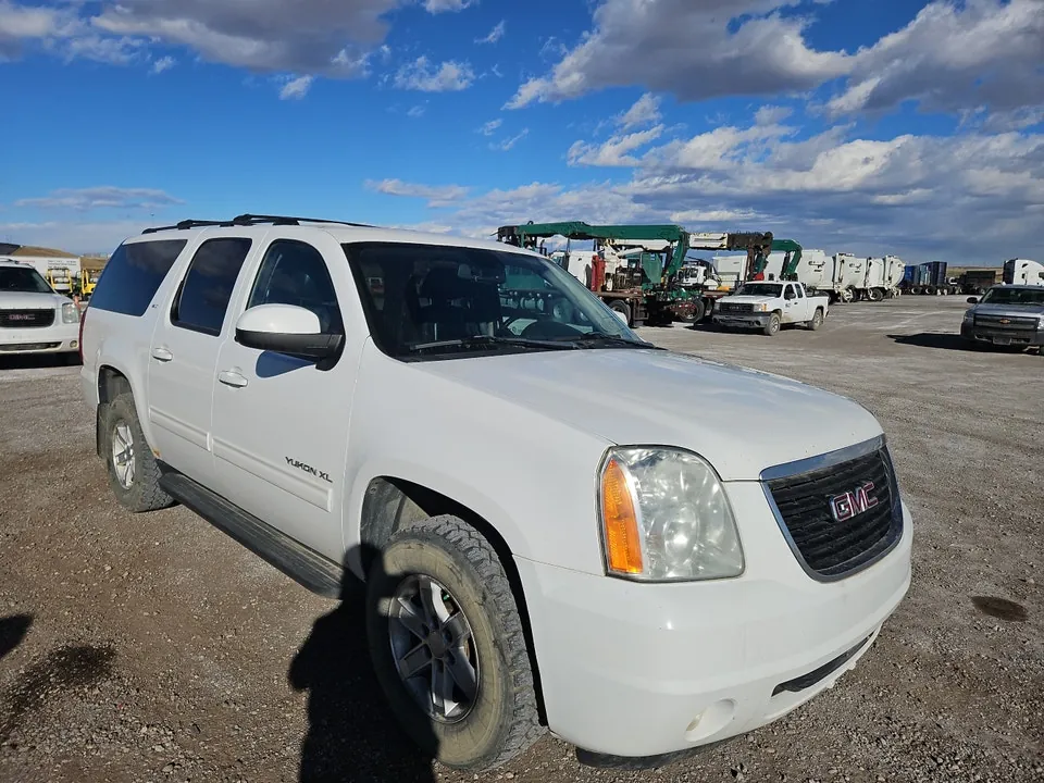 GMC Yukon Xl 2012 photo 2