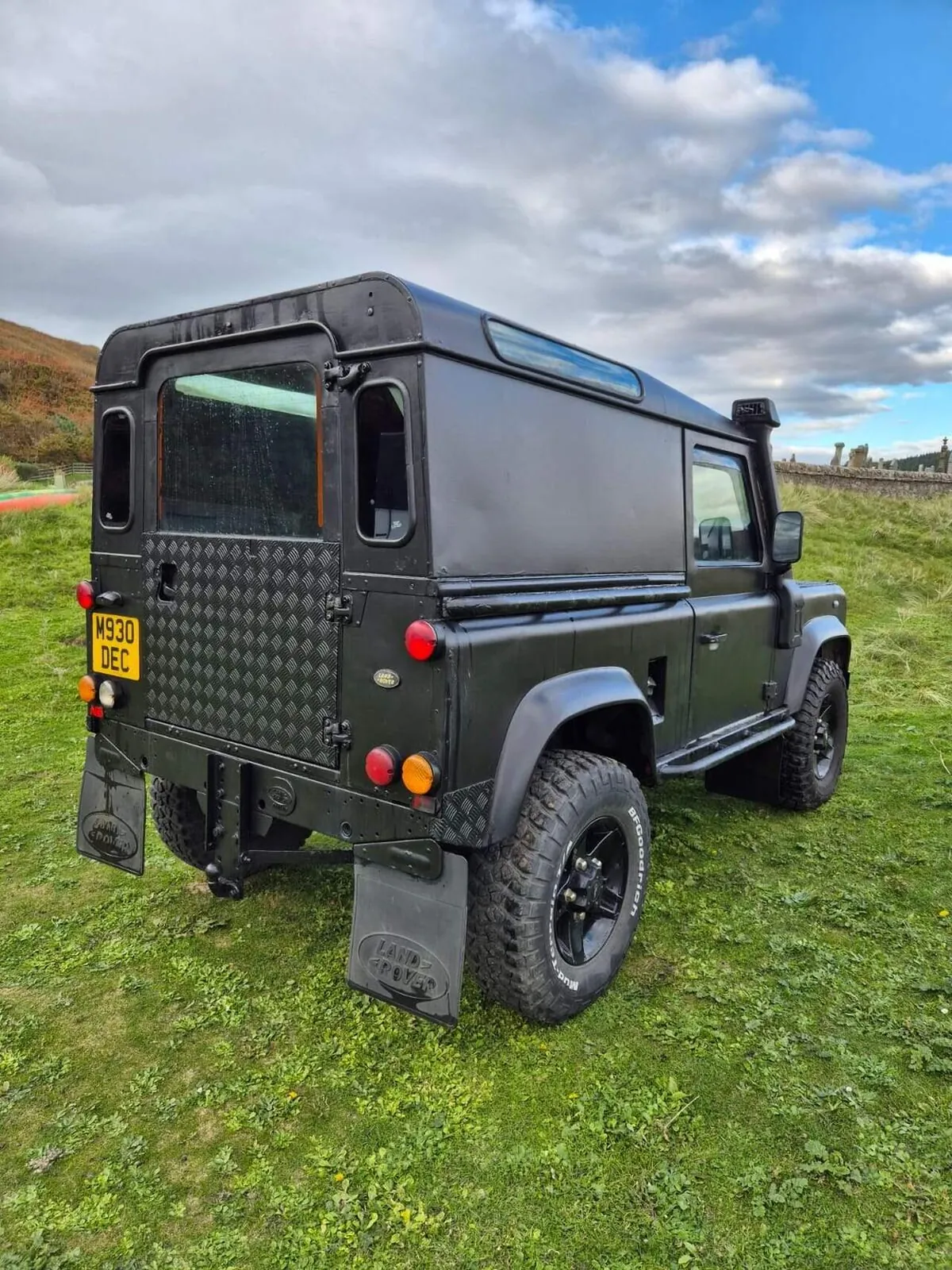 Land Rover Defender 90 1995 photo 4