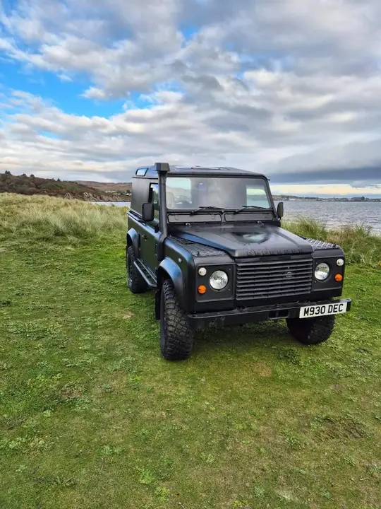 Land Rover Defender 90