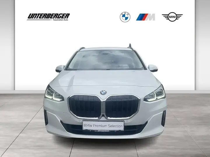 BMW 2 Series 2025 photo 2