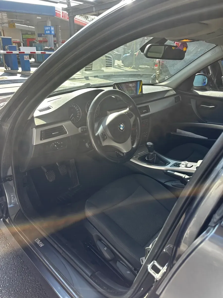 BMW 3 Series 2005 photo 3