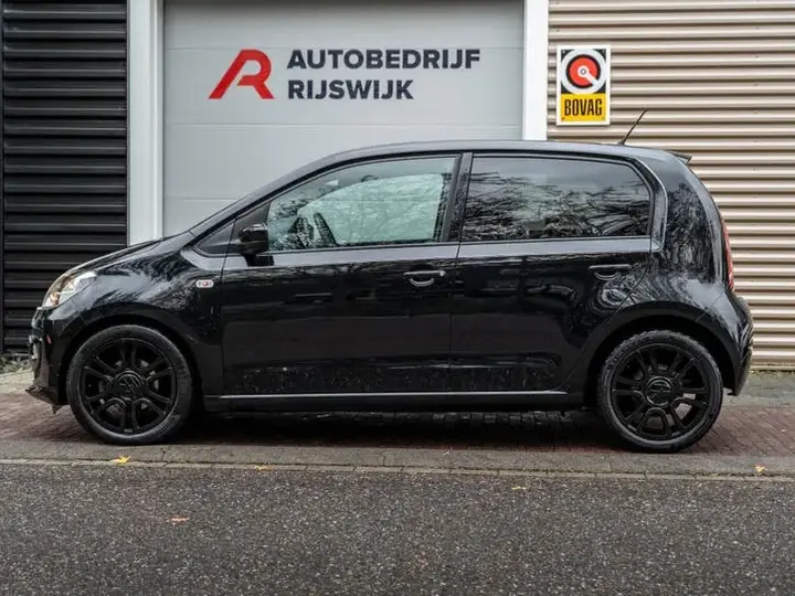 Volkswagen Up 2016 photo 2