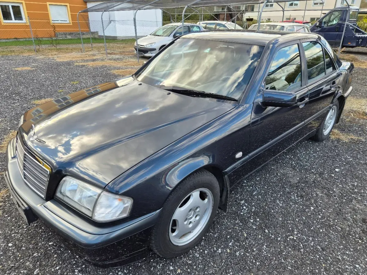 Mercedes-Benz C-Class 2000 photo 2