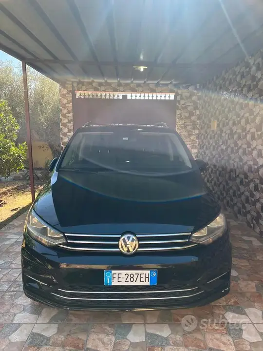 Volkswagen Touran 2016 photo 2