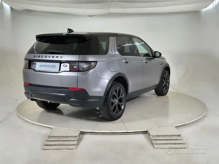 Land Rover Discovery Sport 2022 photo 2
