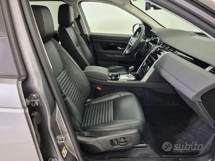 Land Rover Discovery Sport 2022 photo 3