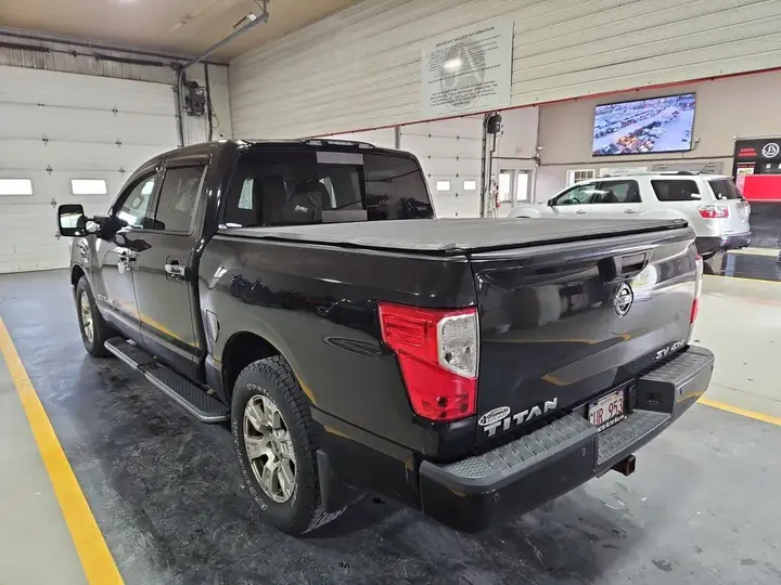 Nissan Titan 2017 photo 3