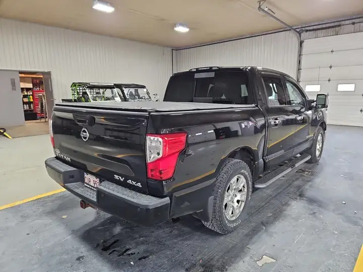 Nissan Titan 2017 photo 5