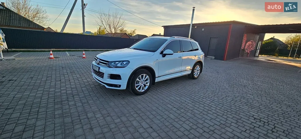 Volkswagen Touareg 2012 photo 2