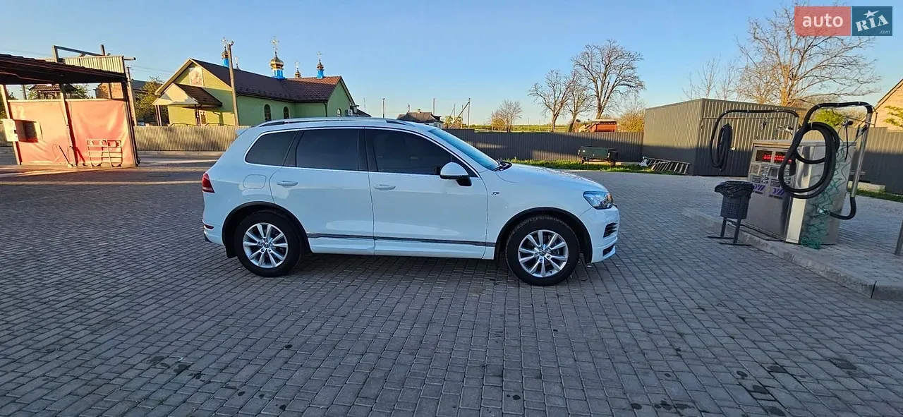 Volkswagen Touareg 2012 photo 3