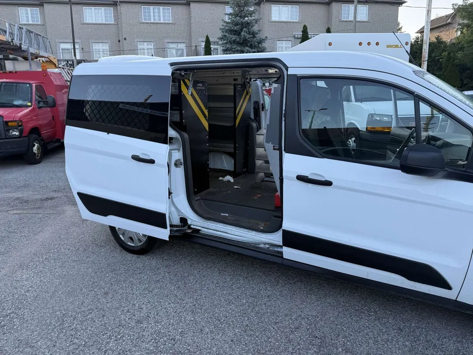 Ford Transit Connect 2023 photo 2