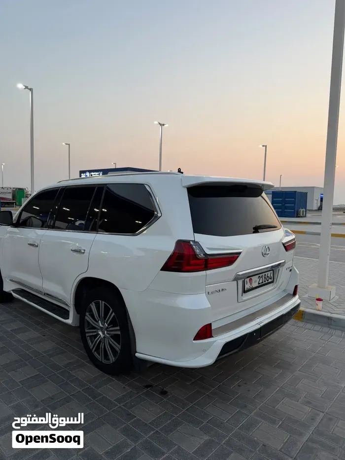 Lexus Lx 570 2016 photo 2