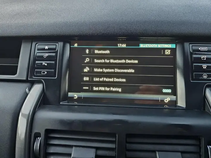 Land Rover Discovery Sport 2019 photo 2