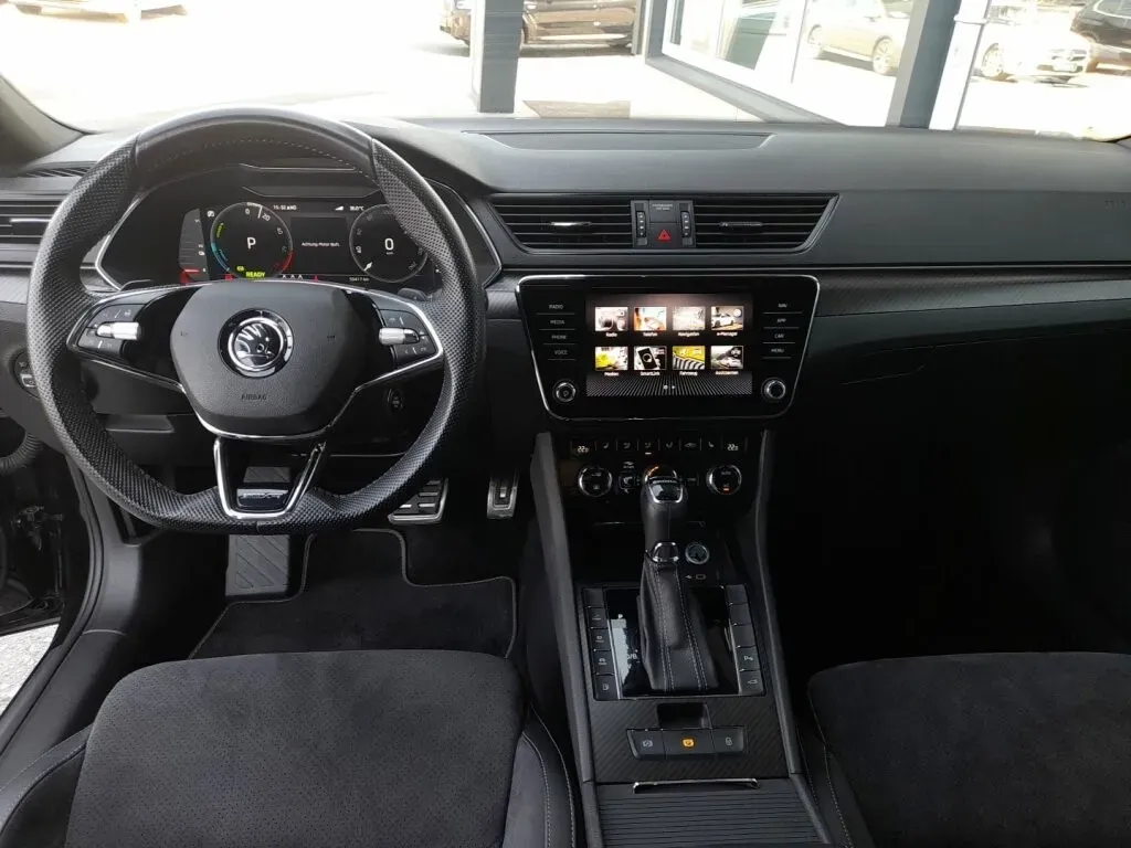 Skoda Superb 2023 photo 3