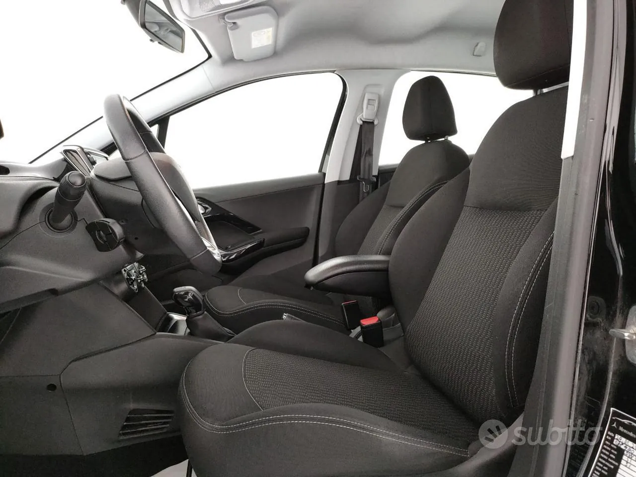 Peugeot 208 2019 photo 5