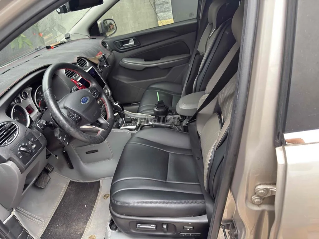 Ford Focus 2010 photo 5