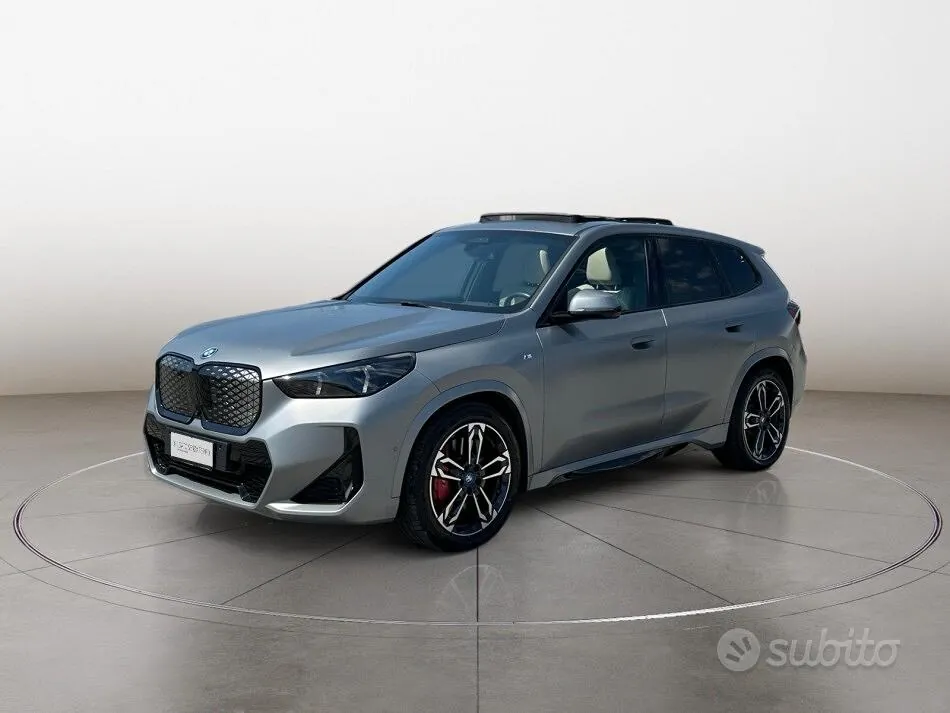 BMW Ix1