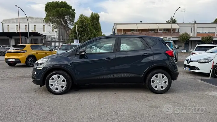 Renault Captur 2017 photo 2