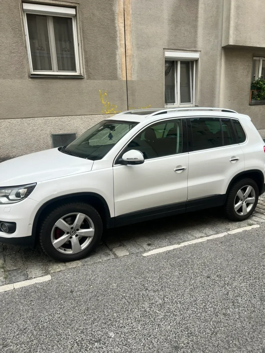 Volkswagen Tiguan 2012 photo 2