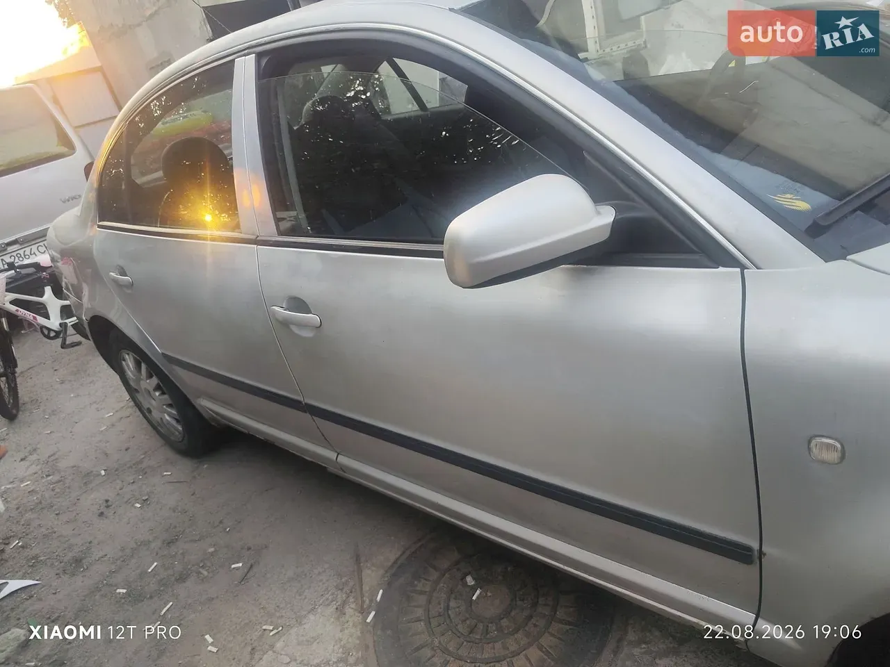 Skoda Superb 2003 photo 2