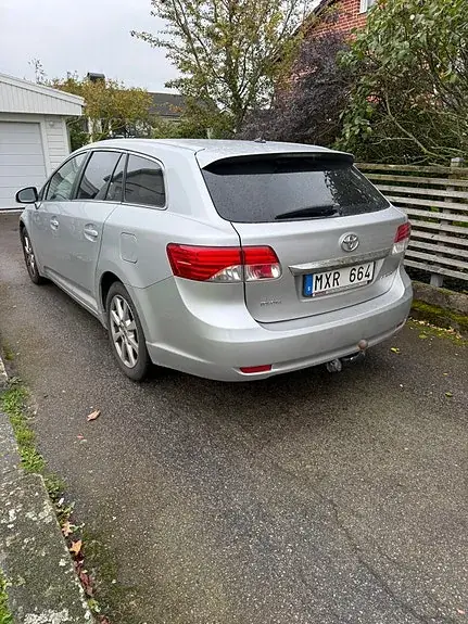 Toyota Avensis 2012 photo 3