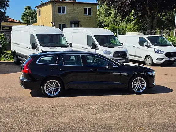 Volvo V60 2022 photo 4