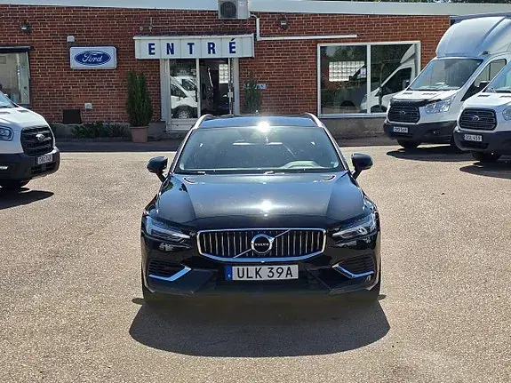Volvo V60 2022 photo 2