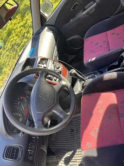 Mitsubishi Carisma 2000 photo 5