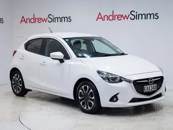 Mazda 2 2016 photo 2