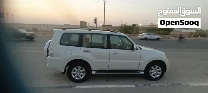 Mitsubishi Pajero 2014 photo 4