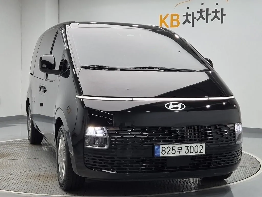 Hyundai Staria 2025 photo 4