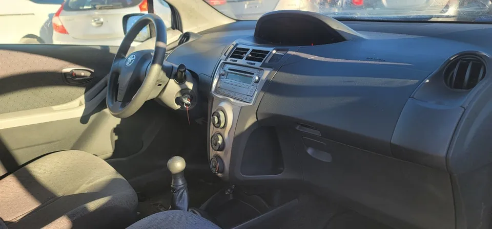 Toyota Yaris 2010 photo 4