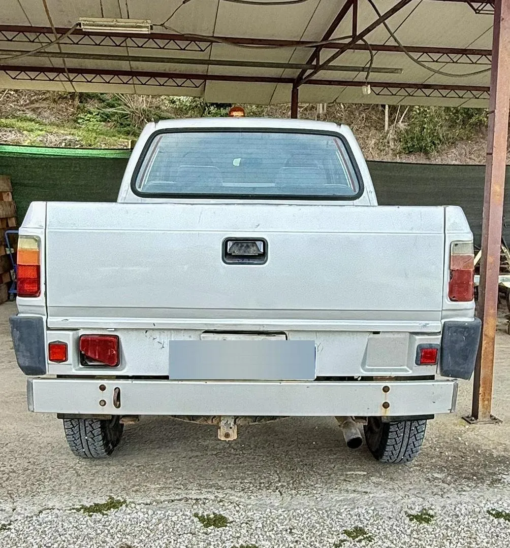 Tata Pick Up 2005 photo 2