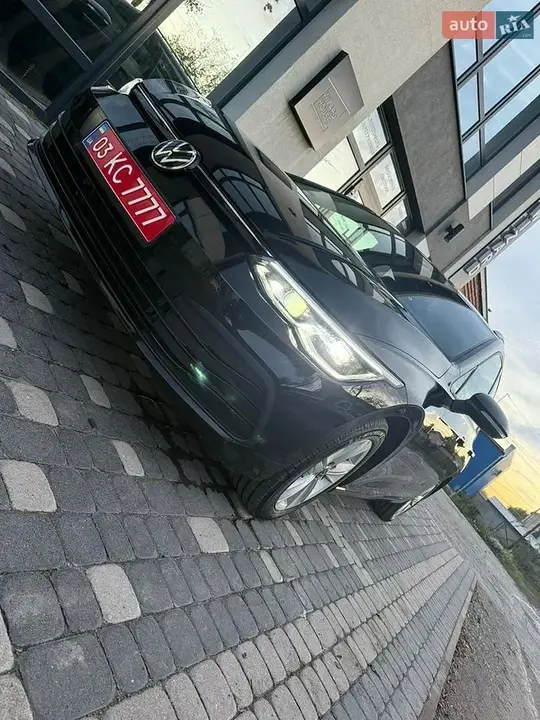 Volkswagen Golf 2022 photo 2
