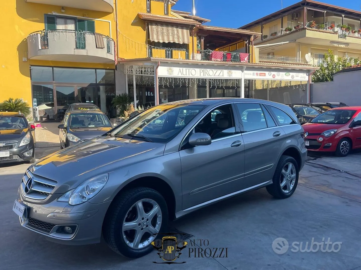Mercedes-Benz R320