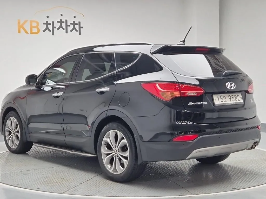 Hyundai Santa Fe 2013 photo 2
