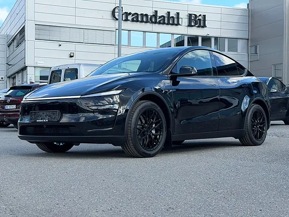 Tesla Model Y 2026 photo 2