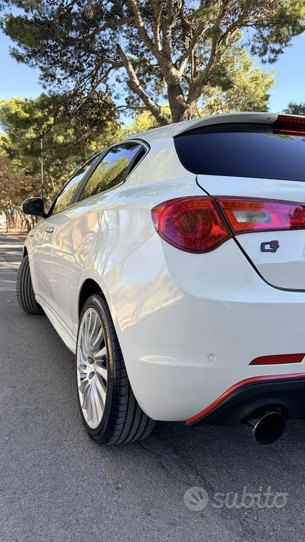 Alfa Romeo Giulietta 2014 photo 3
