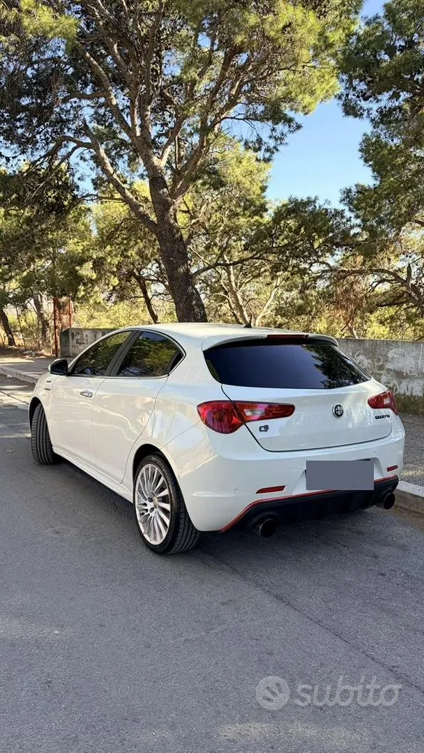 Alfa Romeo Giulietta 2014 photo 2