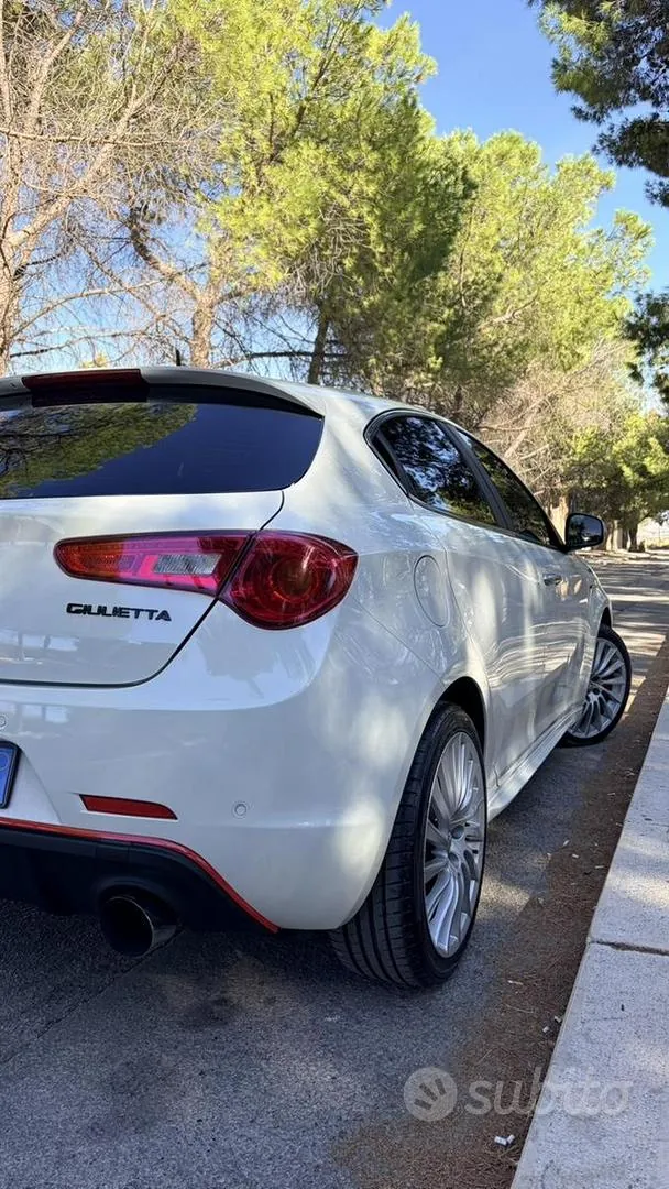 Alfa Romeo Giulietta 2014 photo 4
