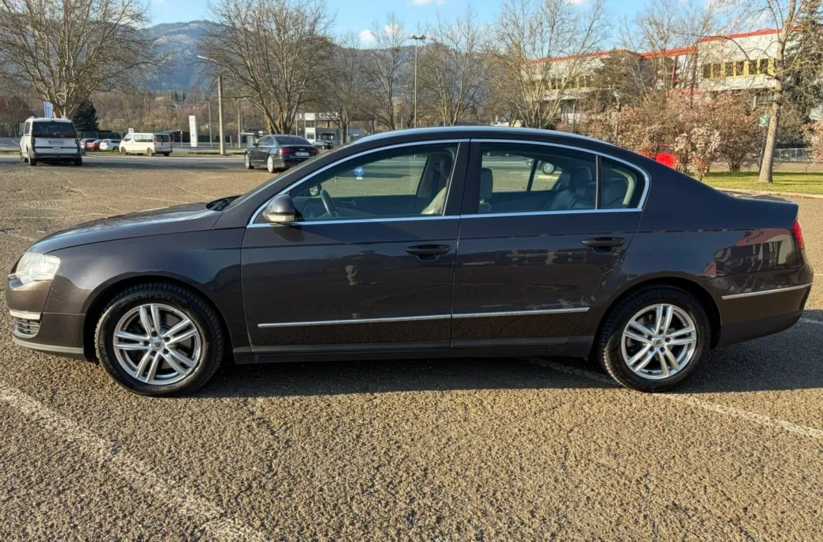 Volkswagen Passat 2005 photo 2