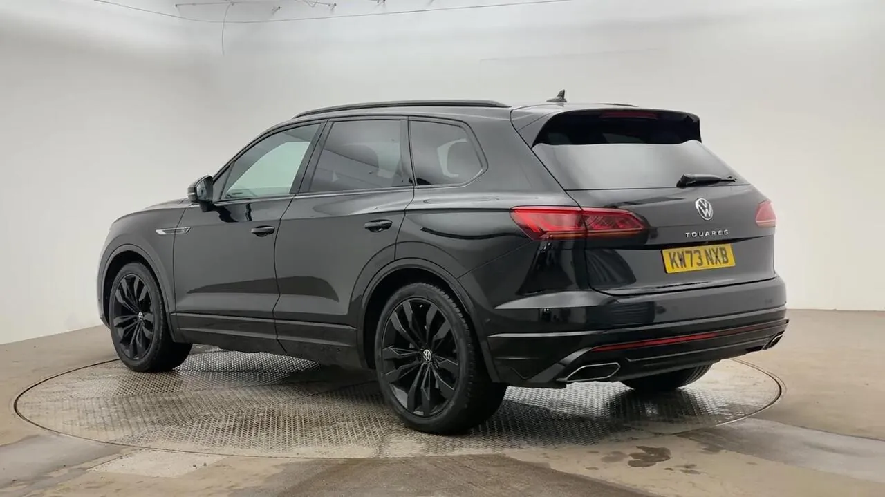Volkswagen Touareg 2023 photo 3