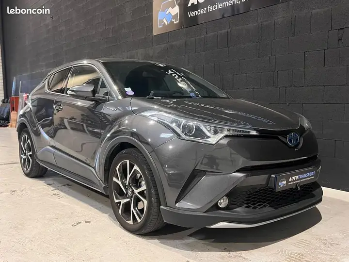 Toyota C-Hr 2019 photo 3