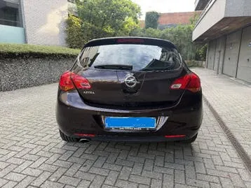 Opel Astra 2012 photo 3