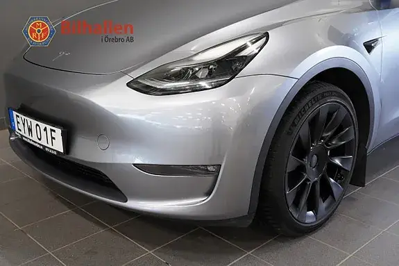 Tesla Model Y 2023 photo 2