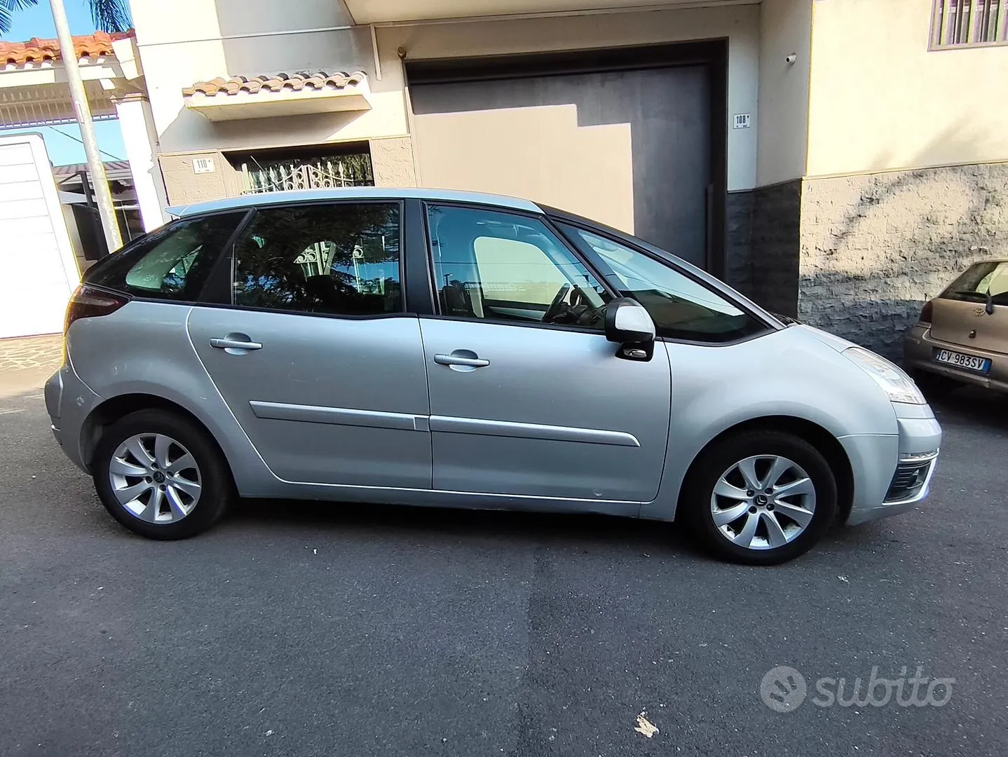 Citroen C4 Picasso 2011 photo 3