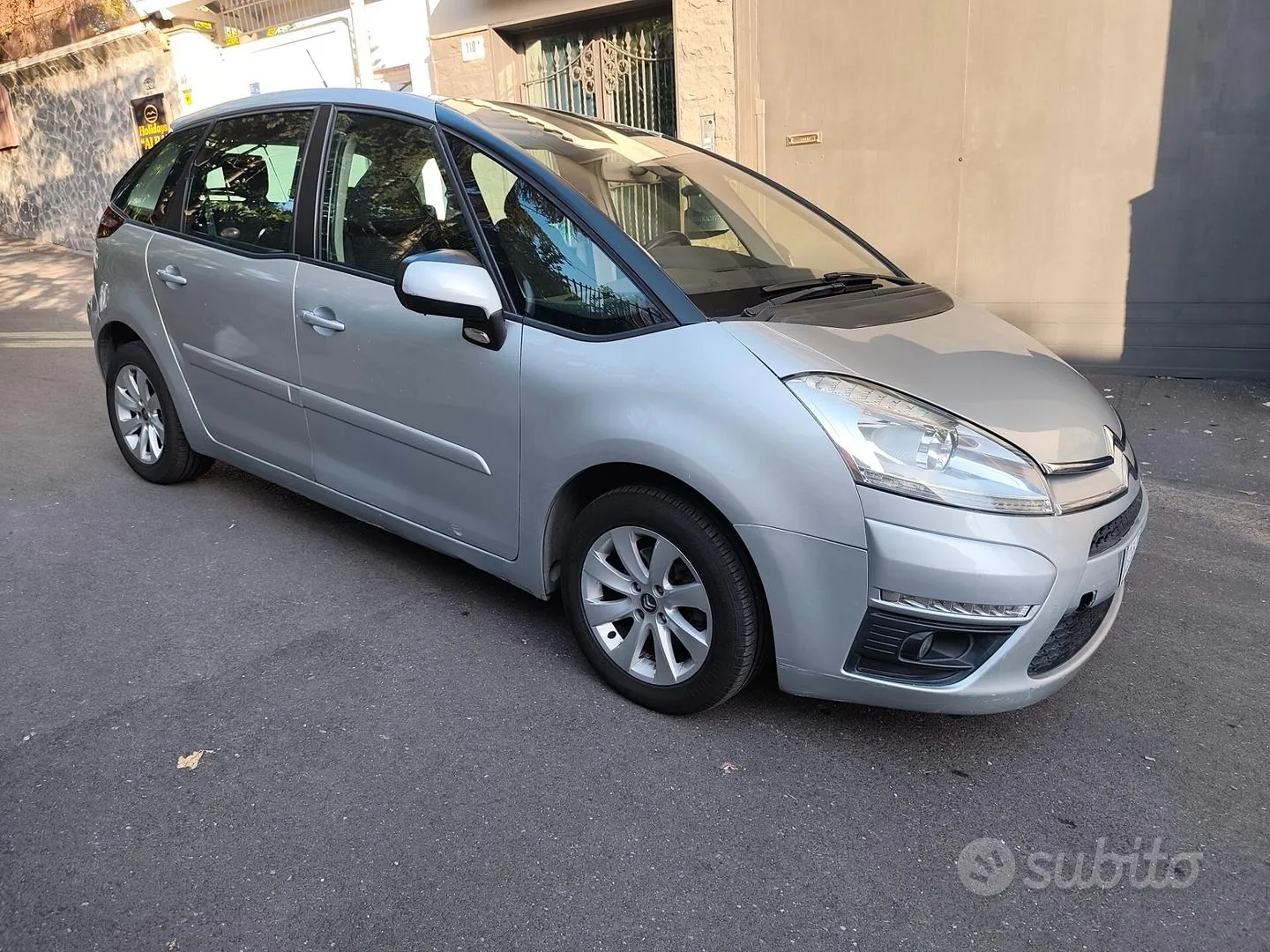 Citroen C4 Picasso 2011 photo 2