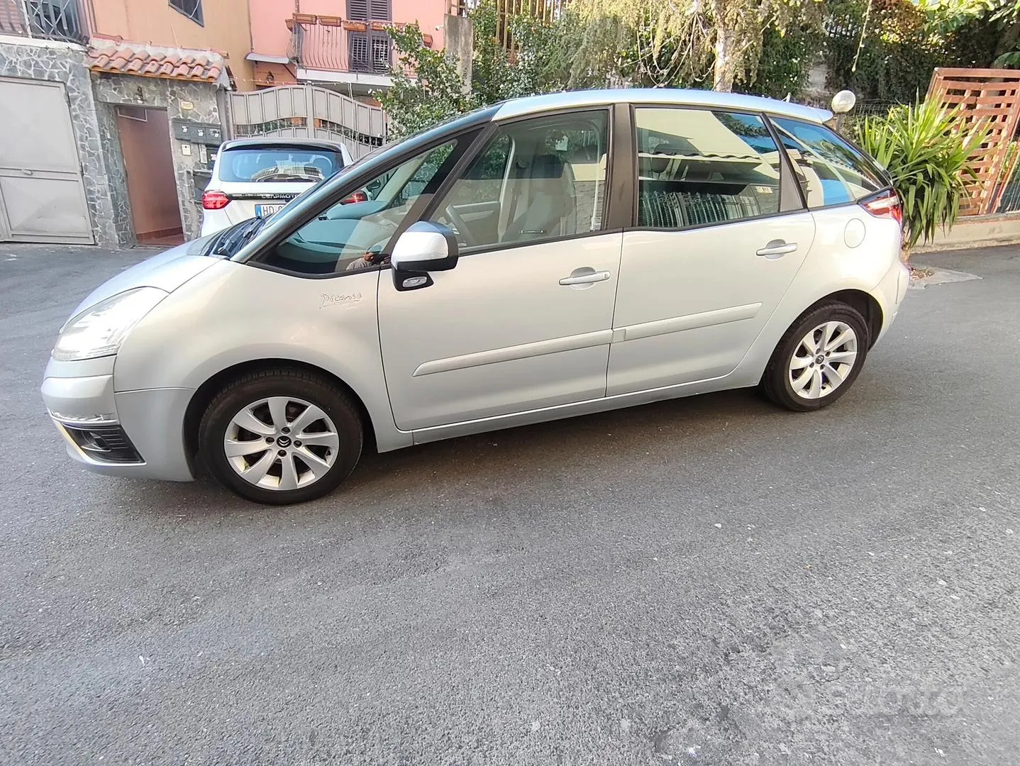 Citroen C4 Picasso 2011 photo 5