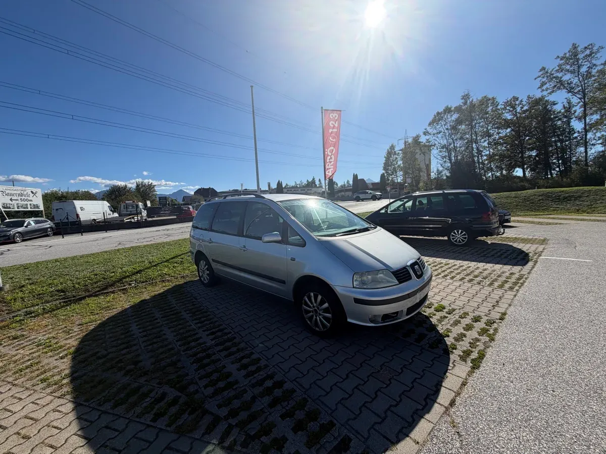 Seat Alhambra 2007 photo 2